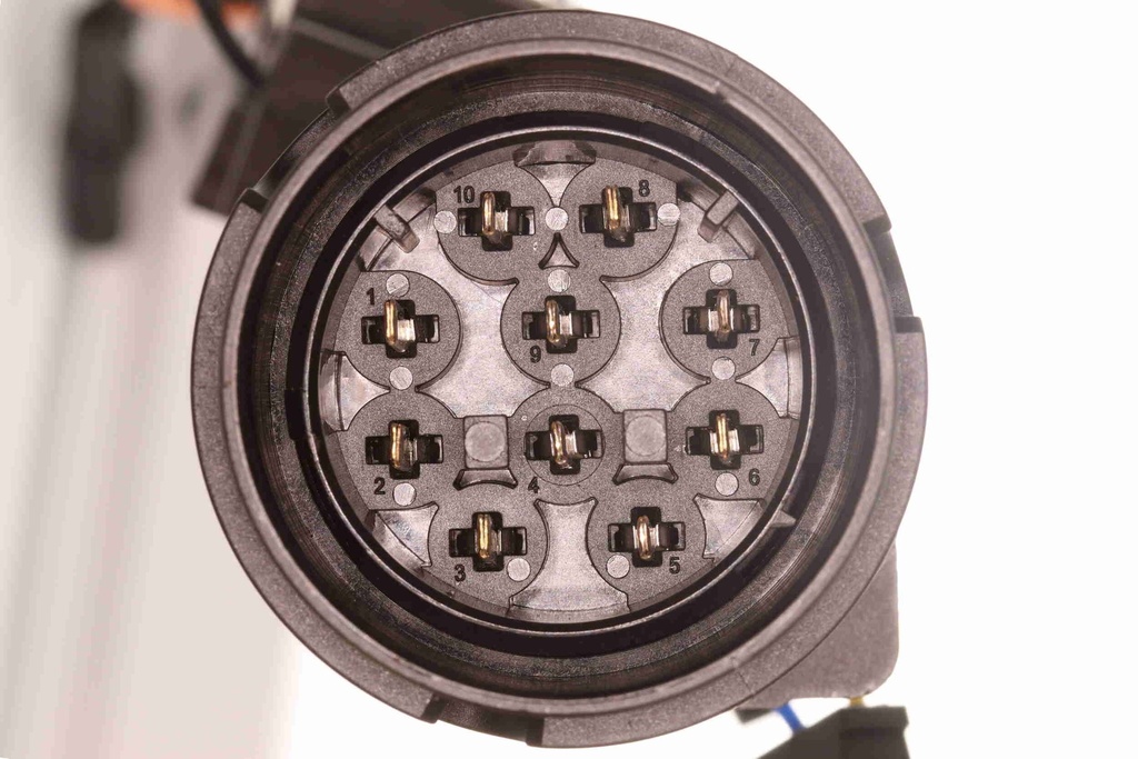 V10-83-0123_03.JPG