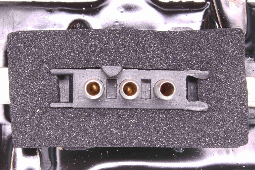 V30-79-0002-1_03.JPG