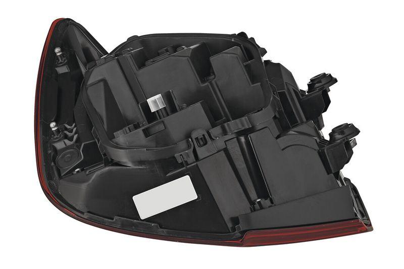 REAR LIGHT_047088_03.JPG