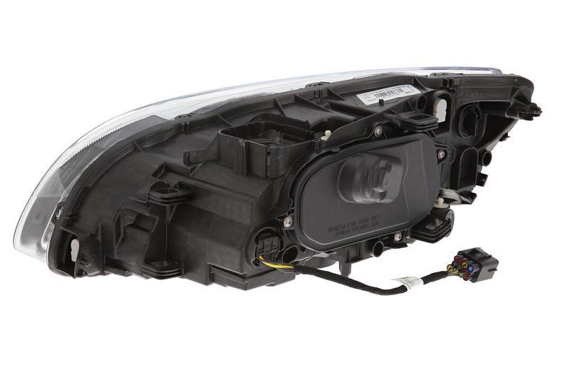 HEADLAMP_045205_02.JPG