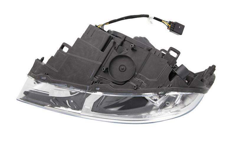 HEADLAMP_045205_03.JPG
