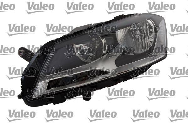 HEADLIGHT RH VALEO VAG