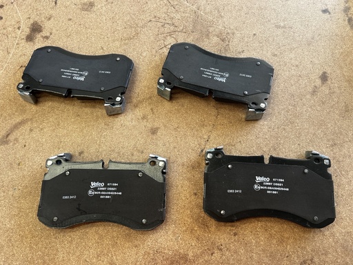 [671594] BRAKE PADS FRONT VALEO MERC